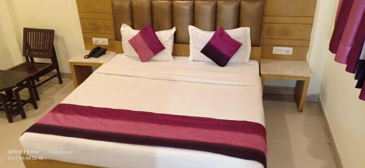 Hotel Golden Gate New Delhi Buitenkant foto