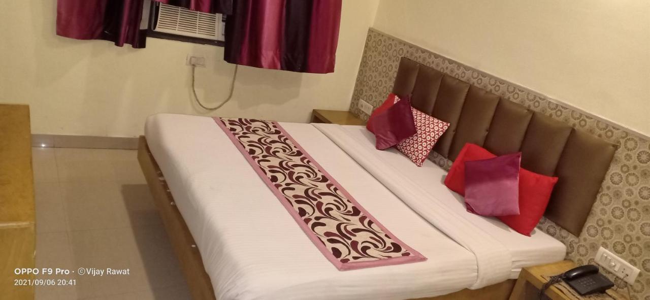 Hotel Golden Gate New Delhi Buitenkant foto