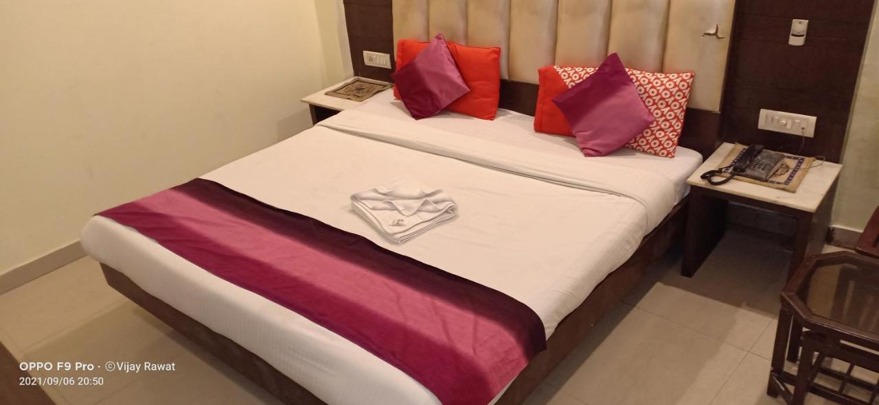 Hotel Golden Gate New Delhi Buitenkant foto