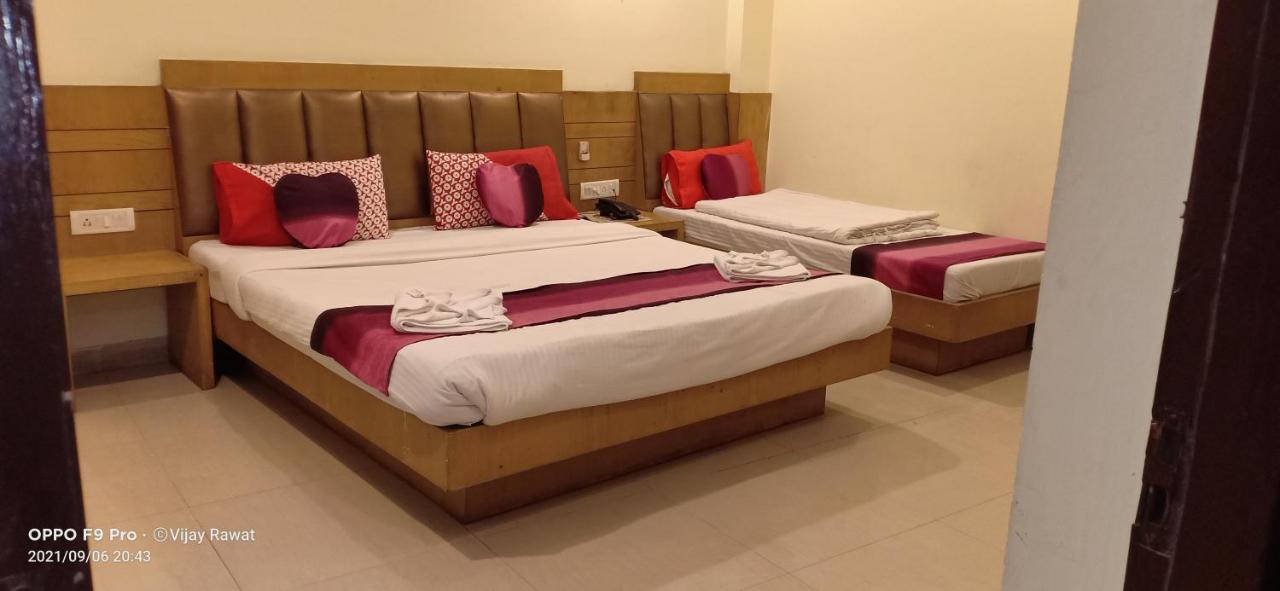 Hotel Golden Gate New Delhi Buitenkant foto