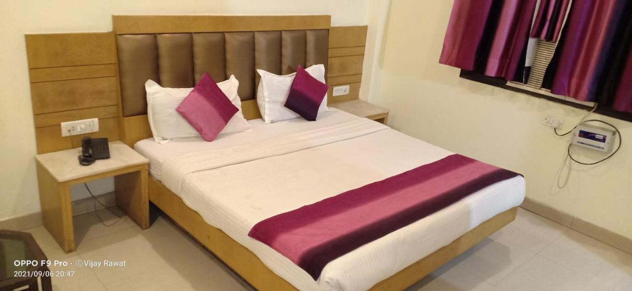 Hotel Golden Gate New Delhi Buitenkant foto