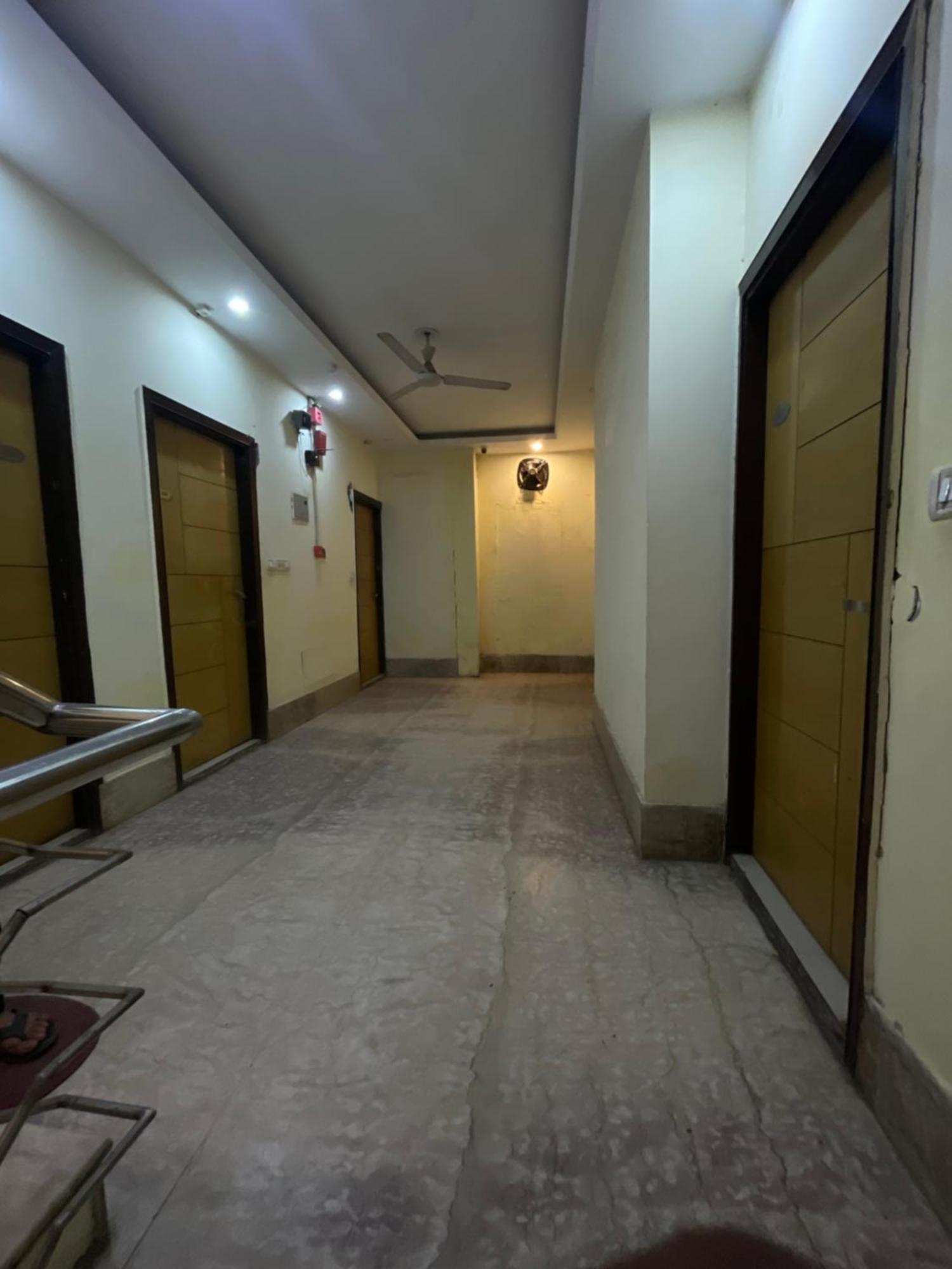Hotel Golden Gate New Delhi Buitenkant foto