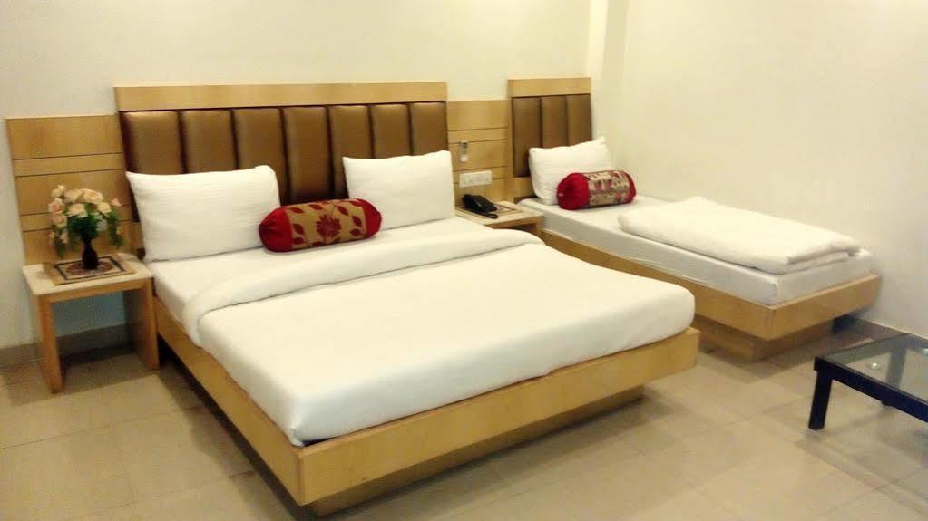 Hotel Golden Gate New Delhi Buitenkant foto